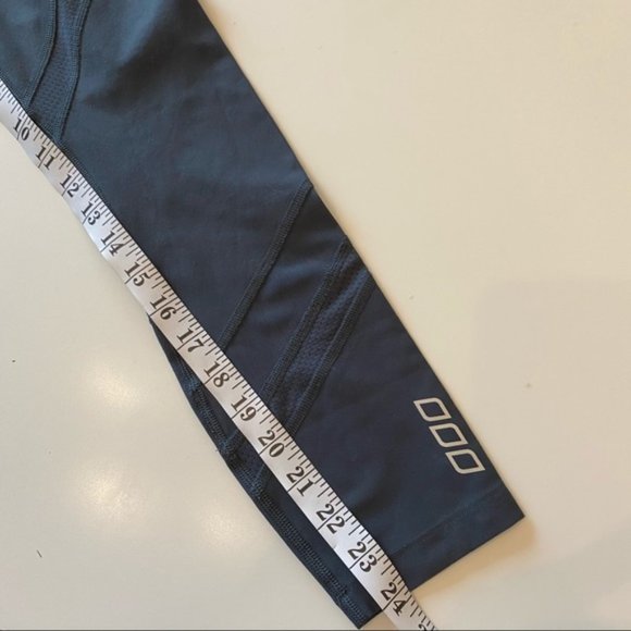 EUC! LORNA JANE Edge Core Ankle Biter Tight in Grey! - Picture 6 of 6